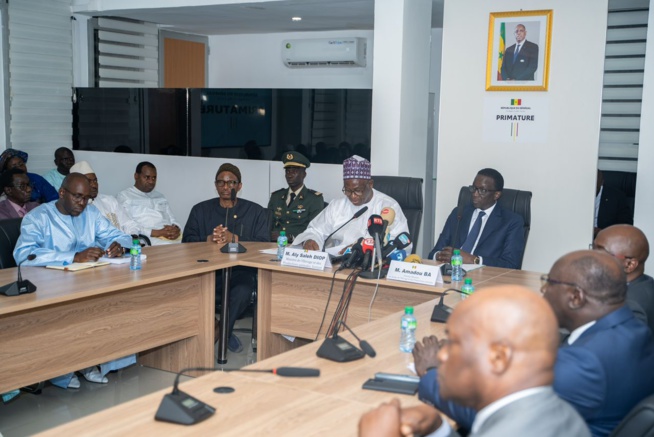 PASSATION DE SERVICE AVEC MONSIEUR ALY SALEH DIOP, MINISTRE DE L’ELEVAGE ET DES PRODUCTIONS ANIMALES SORTANT PASSATION DE SERVICE AVEC MONSIEUR ALY SALEH DIOP, MINISTRE DE L’ELEVAGE ET DES PRODUCTIONS ANIMALES SORTANT