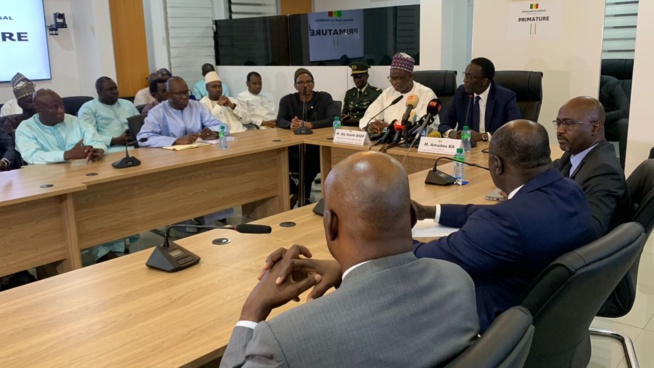 PASSATION DE SERVICE AVEC MONSIEUR ALY SALEH DIOP, MINISTRE DE L’ELEVAGE ET DES PRODUCTIONS ANIMALES SORTANT PASSATION DE SERVICE AVEC MONSIEUR ALY SALEH DIOP, MINISTRE DE L’ELEVAGE ET DES PRODUCTIONS ANIMALES SORTANT