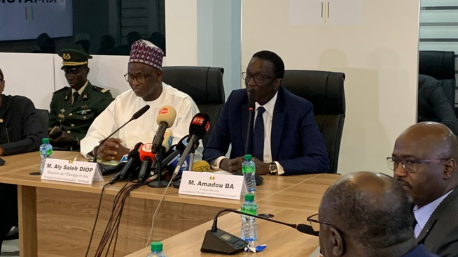 PASSATION DE SERVICE AVEC MONSIEUR ALY SALEH DIOP, MINISTRE DE L’ELEVAGE ET DES PRODUCTIONS ANIMALES SORTANT PASSATION DE SERVICE AVEC MONSIEUR ALY SALEH DIOP, MINISTRE DE L’ELEVAGE ET DES PRODUCTIONS ANIMALES SORTANT