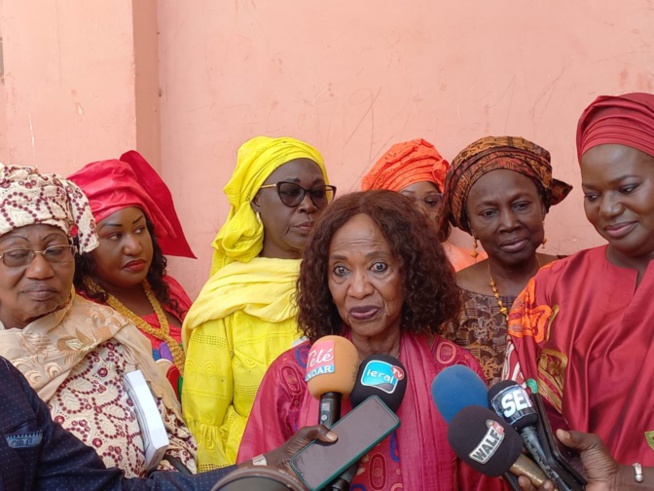 Mme Dior Fall Sow, première femme procureure au Sénégal: "L'indépendance de la justice ne se décrète pas, elle s'assume" Mme Dior Fall Sow, première femme procureure au Sénégal: "L'indépendance de la justice ne se décrète pas, elle s'assume"
