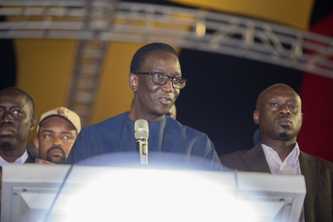 INSERTION SOCIO-ECONOMIQUE ET L’EMPLOI DES JEUNES « XËYU NDAW ÑI » INSERTION SOCIO-ECONOMIQUE ET L’EMPLOI DES JEUNES « XËYU NDAW ÑI »