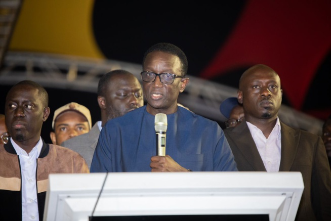 INSERTION SOCIO-ECONOMIQUE ET L’EMPLOI DES JEUNES « XËYU NDAW ÑI » INSERTION SOCIO-ECONOMIQUE ET L’EMPLOI DES JEUNES « XËYU NDAW ÑI »