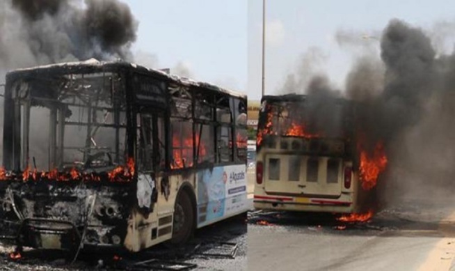 Sonko condamné : à Ziguinchor, le siège de Postfinances incendié, deux bus de Dakar Dem Dikk incendiés à Mbour Sonko condamné : à Ziguinchor, le siège de Postfinances incendié, deux bus de Dakar Dem Dikk incendiés à Mbour
