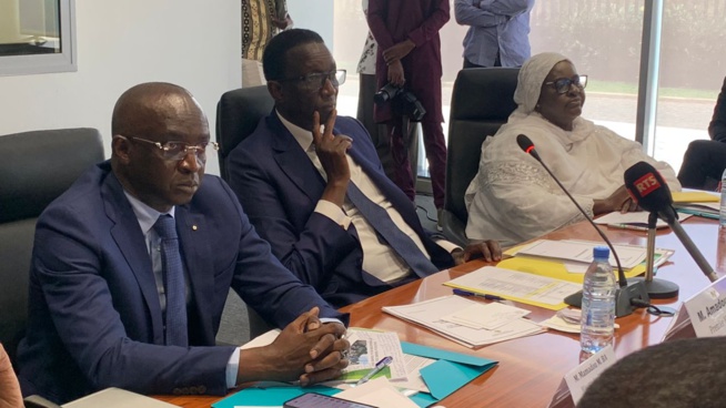 EN IMAGES: Conseil interministériel consacré à la préparation de la tabaski, présidé par le PM Amadou Ba. EN IMAGES: Conseil interministériel consacré à la préparation de la tabaski, présidé par le PM Amadou Ba.