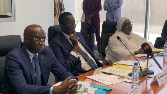 EN IMAGES: Conseil interministériel consacré à la préparation de la tabaski, présidé par le PM Amadou Ba. EN IMAGES: Conseil interministériel consacré à la préparation de la tabaski, présidé par le PM Amadou Ba.