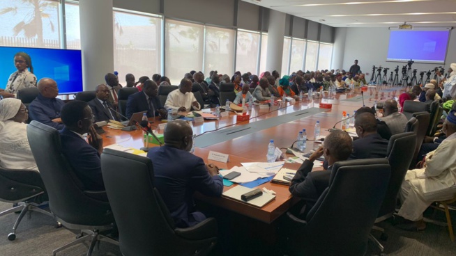 EN IMAGES: Conseil interministériel consacré à la préparation de la tabaski, présidé par le PM Amadou Ba. EN IMAGES: Conseil interministériel consacré à la préparation de la tabaski, présidé par le PM Amadou Ba.