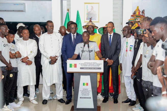 CEREMONIE DE REMISE DU DRAPEAU AUX LIONCEAUX DU FOOTBALL U20 POUR LA COUPE DU MONDE 2023 DE LA CATEGORIE, EN ARGENTINE CEREMONIE DE REMISE DU DRAPEAU AUX LIONCEAUX DU FOOTBALL U20 POUR LA COUPE DU MONDE 2023 DE LA CATEGORIE, EN ARGENTINE