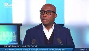 En entretien à TV5 Monde : Barth diplomatiquement parle du choc des ambitions dans YAW et « oublie » son clash avec Sonko En entretien à TV5 Monde : Barth diplomatiquement parle du choc des ambitions dans YAW et « oublie » son clash avec Sonko