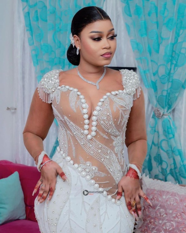 Classe, stylée…Admirez Ndeye Banaya dans sa robe de princesse