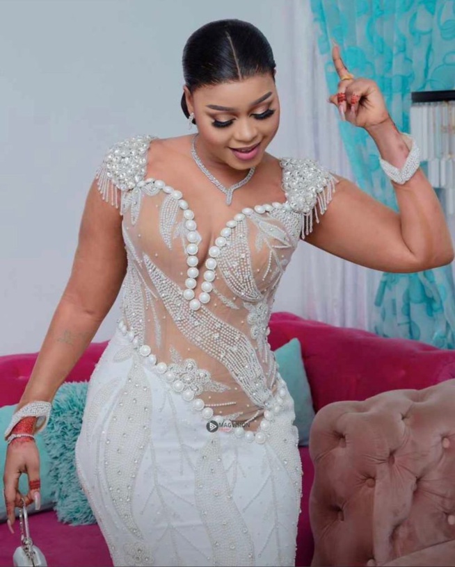 Classe, stylée…Admirez Ndeye Banaya dans sa robe de princesse