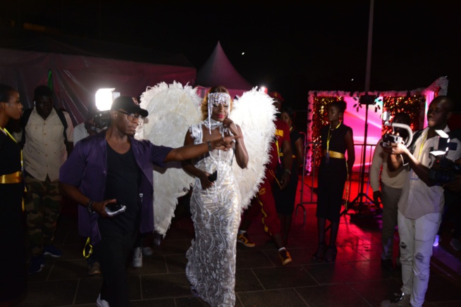 Retour sur scène réussi pour Coumba Gawlo :La diva assure son show, après trois années d’absence Retour sur scène réussi pour Coumba Gawlo :La diva assure son show, après trois années d’absence