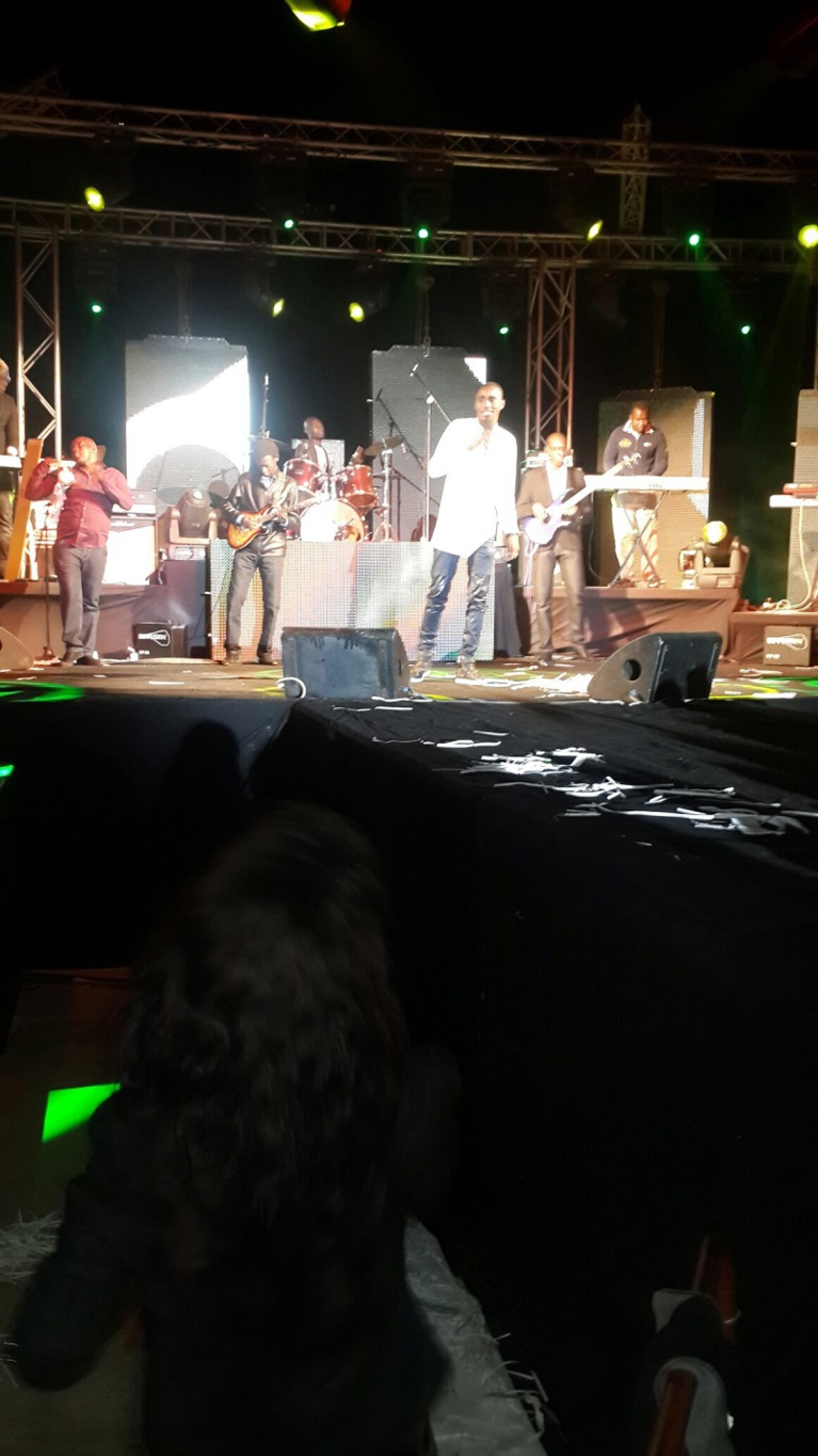 Les images de la soirée de Prince PAB EVENTS avec Waly Seck à la place du souvenir