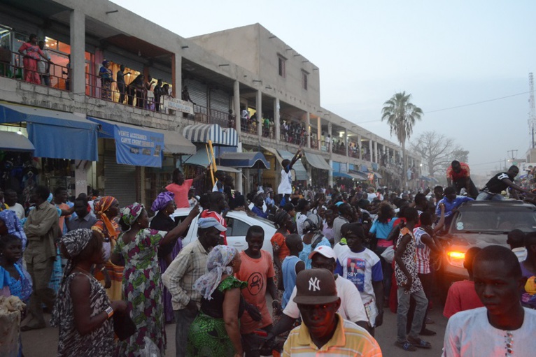 Images: Accueille triomphale de Pape Diouf par la population Kaolackoise ce 24 décembre. Regardez Images: Accueille triomphale de Pape Diouf par la population Kaolackoise ce 24 décembre. Regardez