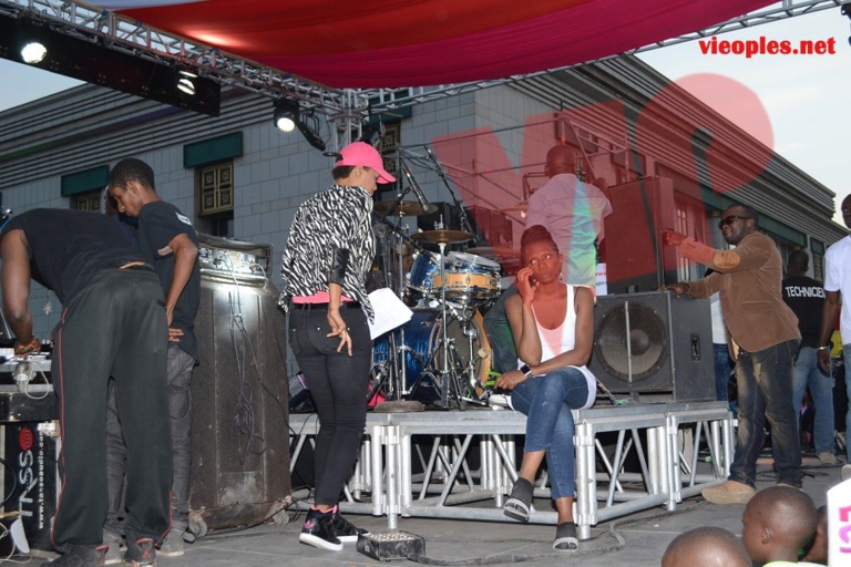 Petit bal des enfants: Ngoné Ndour et son label Prince art gagnent le pari du 25 décembre.Regardez Petit bal des enfants: Ngoné Ndour et son label Prince art gagnent le pari du 25 décembre.Regardez