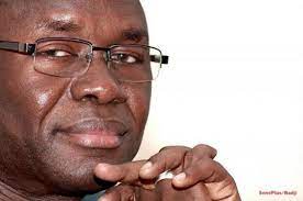 Le journaliste Serigne Saliou Guèye, directeur de publication de Yoo-Yoor, convoqué ce mardi à 10 h à la Sûrete urbaine de Dakar. Le journaliste Serigne Saliou Guèye, directeur de publication de Yoo-Yoor, convoqué ce mardi à 10 h à la Sûrete urbaine de Dakar.
