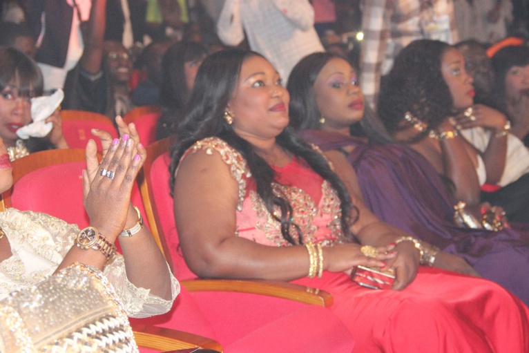 Grand théâtre: Fata relève le défi et marque ses empreintes. Regardez Grand théâtre: Fata relève le défi et marque ses empreintes. Regardez