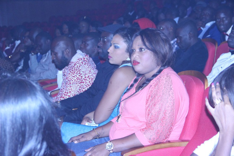 Grand théâtre: Fata relève le défi et marque ses empreintes. Regardez Grand théâtre: Fata relève le défi et marque ses empreintes. Regardez