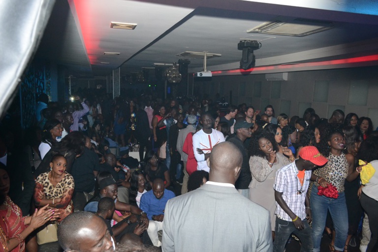 En direct du Baramundi: Pape Diouf surcharge la boite et casse la baraque 100% rakadiou show En direct du Baramundi: Pape Diouf surcharge la boite et casse la baraque 100% rakadiou show