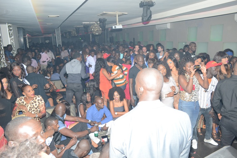 En direct du Baramundi: Pape Diouf surcharge la boite et casse la baraque 100% rakadiou show En direct du Baramundi: Pape Diouf surcharge la boite et casse la baraque 100% rakadiou show