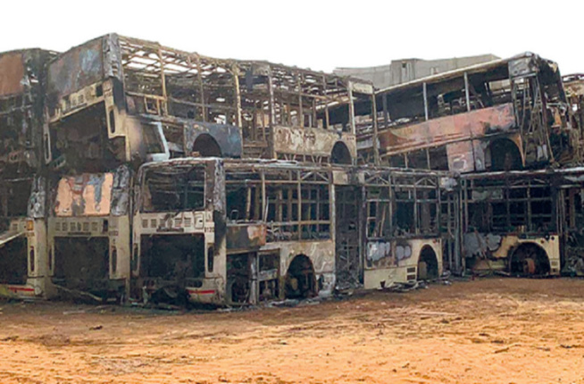 Confessions dégoutantes du pyromane présumé des bus de DDD à Keur Massar : « Je cherchais juste le buzz »