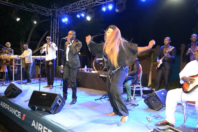 31 Décembre 2015: Pape Diouf exporte son "Rakadiou" à Monotel de la Mauritanie 31 Décembre 2015: Pape Diouf exporte son "Rakadiou" à Monotel de la Mauritanie