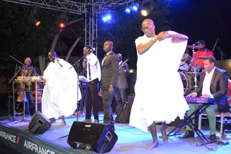 31 Décembre 2015: Pape Diouf exporte son "Rakadiou" à Monotel de la Mauritanie 31 Décembre 2015: Pape Diouf exporte son "Rakadiou" à Monotel de la Mauritanie