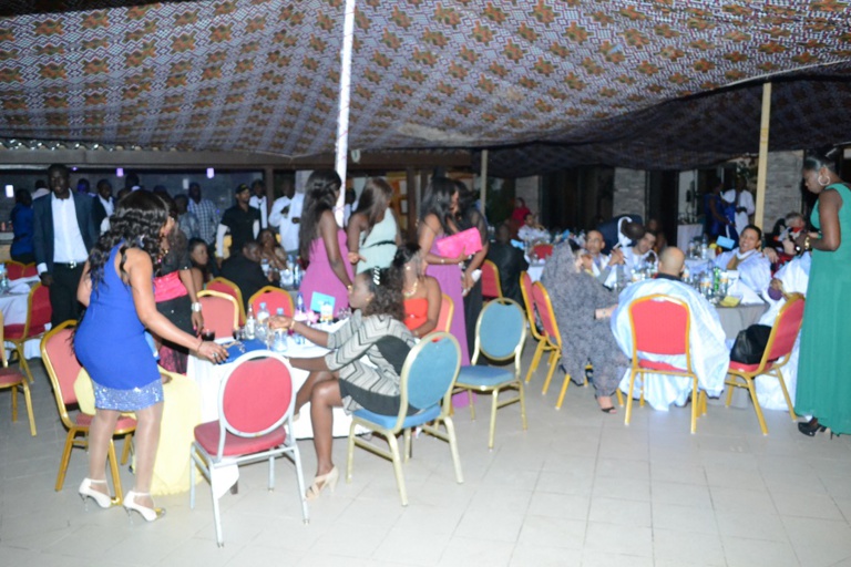 31 Décembre 2015: Pape Diouf exporte son "Rakadiou" à Monotel de la Mauritanie 31 Décembre 2015: Pape Diouf exporte son "Rakadiou" à Monotel de la Mauritanie