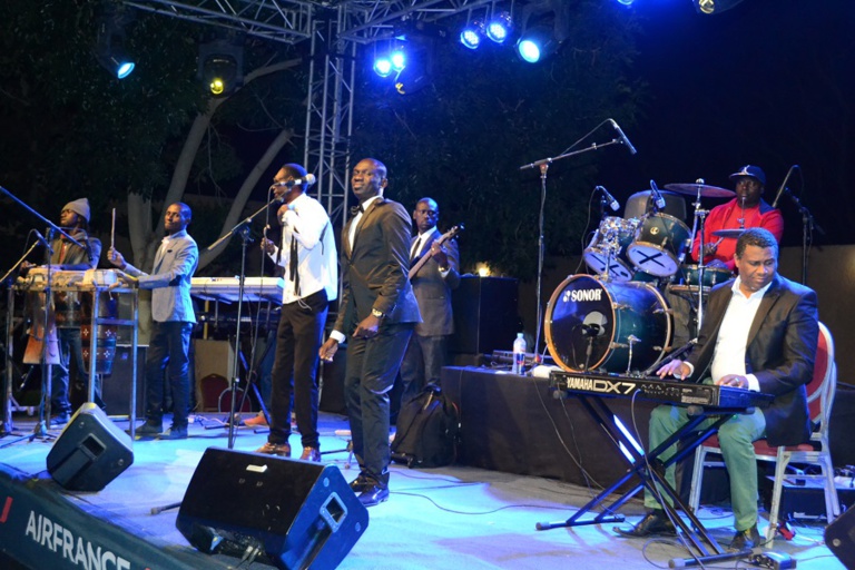 31 Décembre 2015: Pape Diouf exporte son "Rakadiou" à Monotel de la Mauritanie 31 Décembre 2015: Pape Diouf exporte son "Rakadiou" à Monotel de la Mauritanie