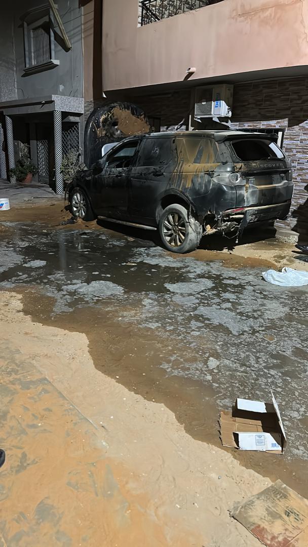 La Voiture du ministre conseiller Zator Mbaye Incendiée par les "Boy Sonko" La Voiture du ministre conseiller Zator Mbaye Incendiée par les "Boy Sonko"