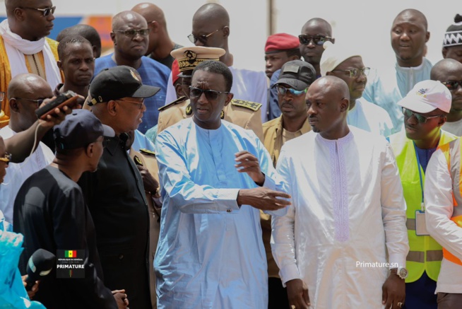 TOUBA : Le Premier ministre Amadou visite les chantiers et se rend chez Serigne Mountakha TOUBA : Le Premier ministre Amadou visite les chantiers et se rend chez Serigne Mountakha