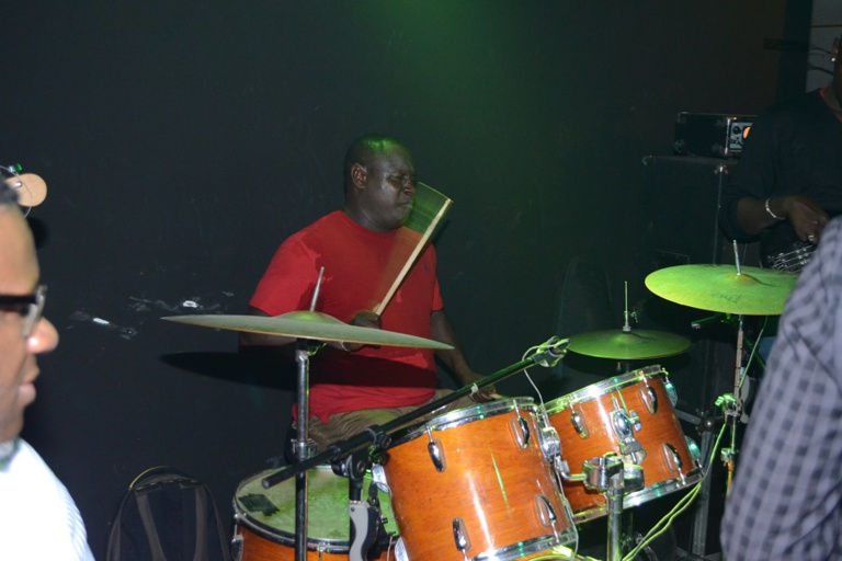 Images:Le rendez-vous dominical des Almadies avec Pape Diouf au Baramundi du dimanche 04 janvier: C'est le "Rakkaju show" Images:Le rendez-vous dominical des Almadies avec Pape Diouf au Baramundi du dimanche 04 janvier: C'est le "Rakkaju show"