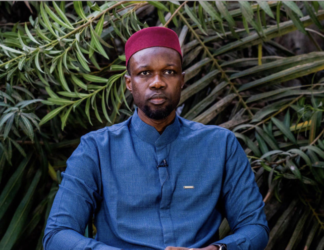 Ousmane Sonko condamné à 2 ans de prison ferme et à une amende de 600 000 francs FCfa, Ndèye Khady Ndiaye acquittée de complicité de viol et diffusion d'images obscènes, mais condamnée à 2 ans de prison ferme