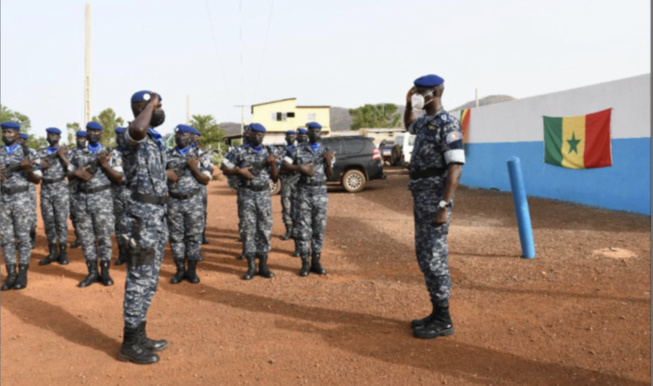 Solidarité après les manifestations à Dakar : Les populations offrent de la nourriture aux gendarmes et policiers, témoignant de l'unité du Sénégal