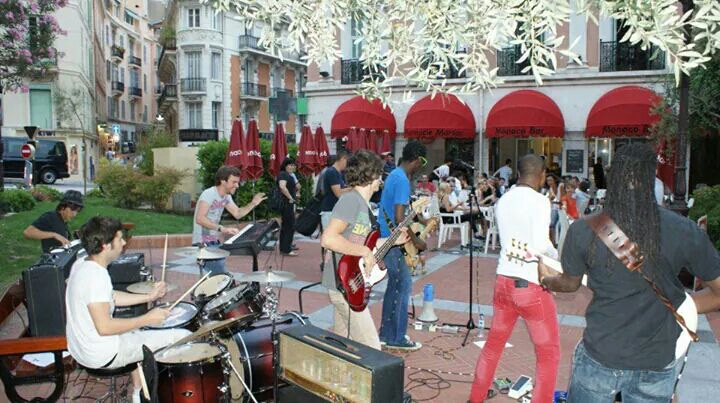 Les images des concerts de Ousmane Gangué au Canada et à Monaco avant d'atterir aux USA ce Vendredi Les images des concerts de Ousmane Gangué au Canada et à Monaco avant d'atterir aux USA ce Vendredi