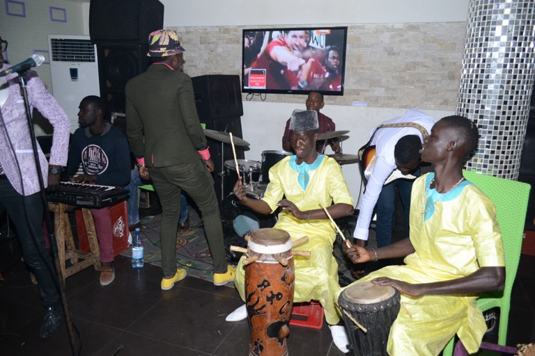 Revivez les images de la présentation du nouveau single Mon silence de Sorryba au Pentola Revivez les images de la présentation du nouveau single Mon silence de Sorryba au Pentola