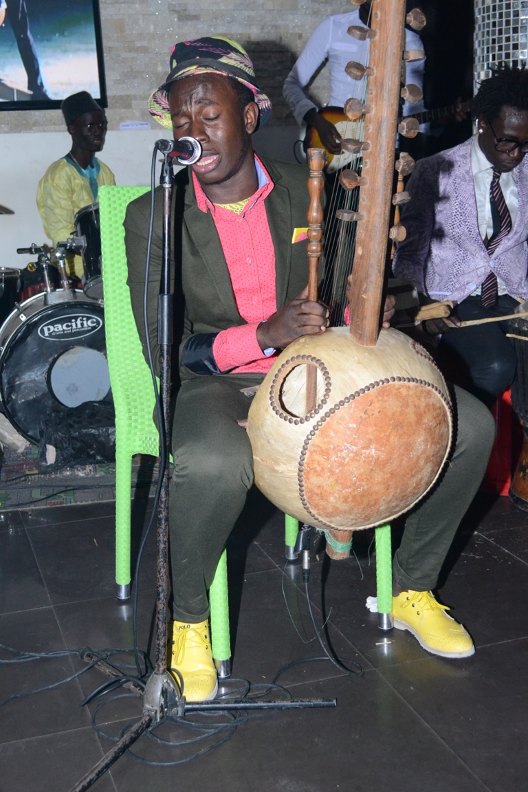 Revivez les images de la présentation du nouveau single Mon silence de Sorryba au Pentola Revivez les images de la présentation du nouveau single Mon silence de Sorryba au Pentola