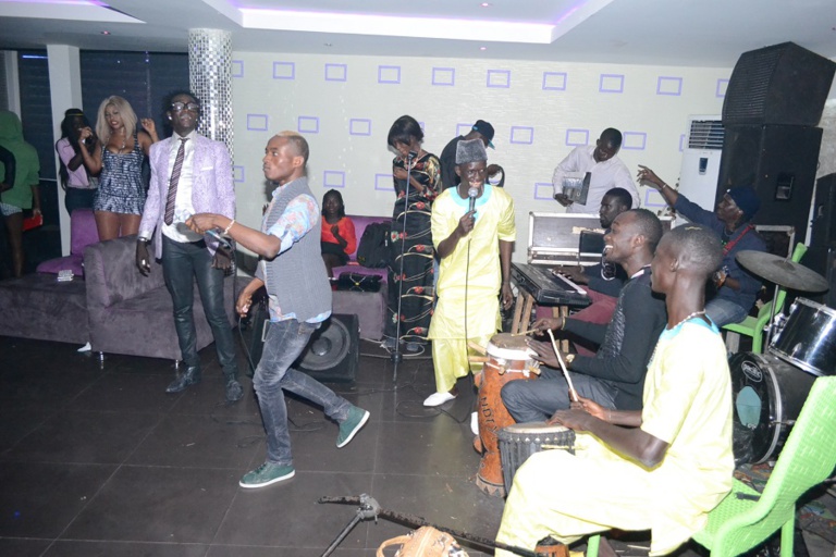 Revivez les images de la présentation du nouveau single Mon silence de Sorryba au Pentola Revivez les images de la présentation du nouveau single Mon silence de Sorryba au Pentola