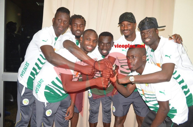 Le patron du label "Senart vision" Moustapha Dieng produit l'hymne de la CAN avec les lions de la téranga. Le patron du label "Senart vision" Moustapha Dieng produit l'hymne de la CAN avec les lions de la téranga.