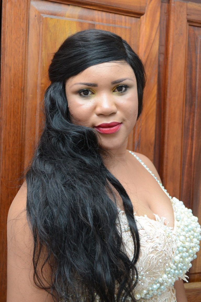 Maryama Jawneh, la Gambienne de Germanydans sa robe trés classe à la soirée de gala de Pape Diouf au Pench Mi Maryama Jawneh, la Gambienne de Germanydans sa robe trés classe à la soirée de gala de Pape Diouf au Pench Mi