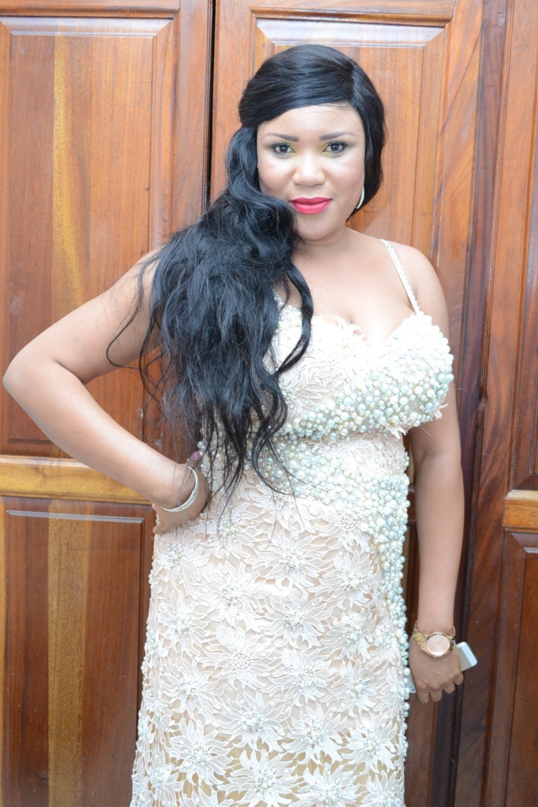 Maryama Jawneh, la Gambienne de Germanydans sa robe trés classe à la soirée de gala de Pape Diouf au Pench Mi Maryama Jawneh, la Gambienne de Germanydans sa robe trés classe à la soirée de gala de Pape Diouf au Pench Mi