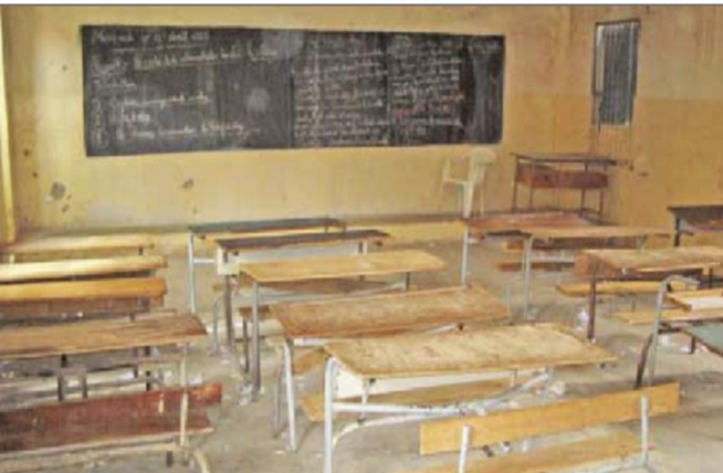 Thiès : Pour le report des examens, des lycéens délogent des candidats au BFEM Thiès : Pour le report des examens, des lycéens délogent des candidats au BFEM