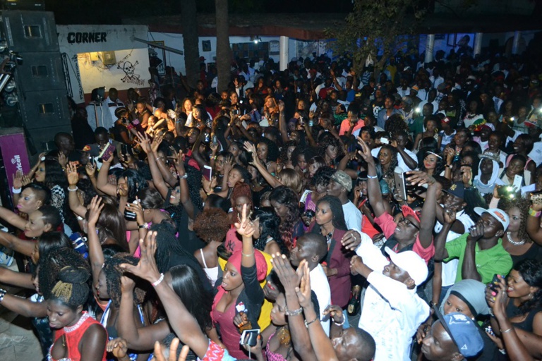 Le "Jokko" de Birkama de la Gambie à l'assaut du "Rakadiou show" de Pape Diouf. Regardez Le "Jokko" de Birkama de la Gambie à l'assaut du "Rakadiou show" de Pape Diouf. Regardez