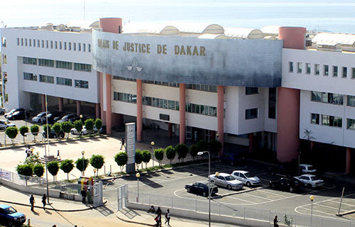 Procès Karim Wade: Le commissaire aux comptes Oumar Samb expose le montage financier des sociétés Harstand, AHS et Black Pearl Procès Karim Wade: Le commissaire aux comptes Oumar Samb expose le montage financier des sociétés Harstand, AHS et Black Pearl