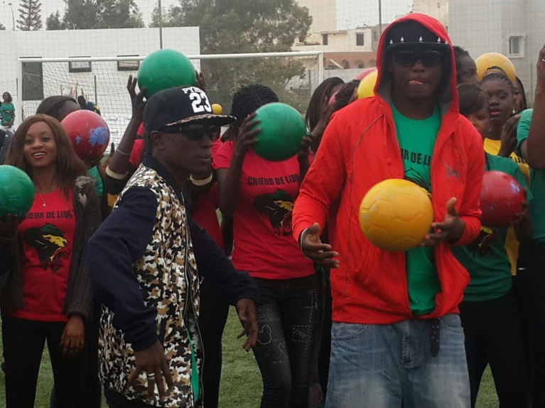 Les premiéres images du tournage de la vidéo de l'hymne de la CAN Cœur de lion chanté par les joueurs de l'équipe nationale. Regardez Les premiéres images du tournage de la vidéo de l'hymne de la CAN Cœur de lion chanté par les joueurs de l'équipe nationale. Regardez