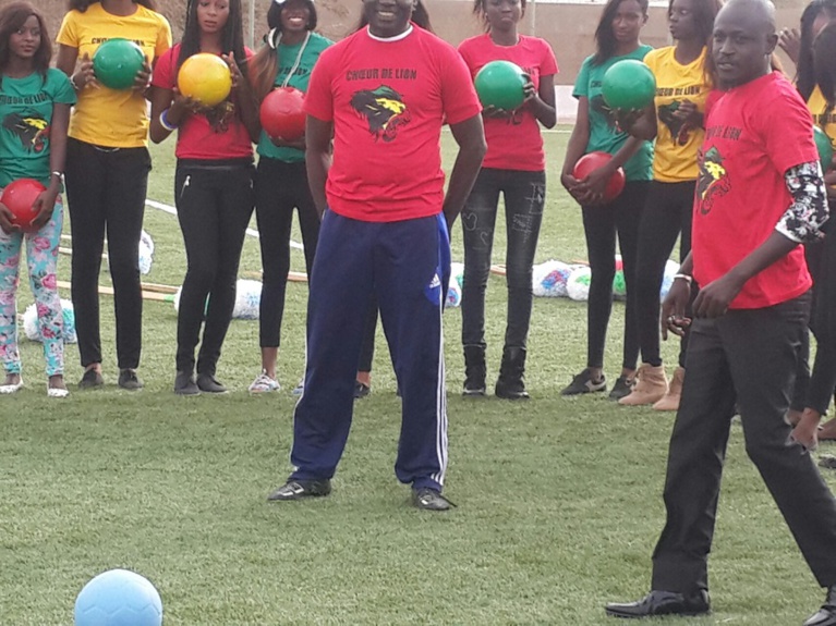 Les premiéres images du tournage de la vidéo de l'hymne de la CAN Cœur de lion chanté par les joueurs de l'équipe nationale. Regardez Les premiéres images du tournage de la vidéo de l'hymne de la CAN Cœur de lion chanté par les joueurs de l'équipe nationale. Regardez