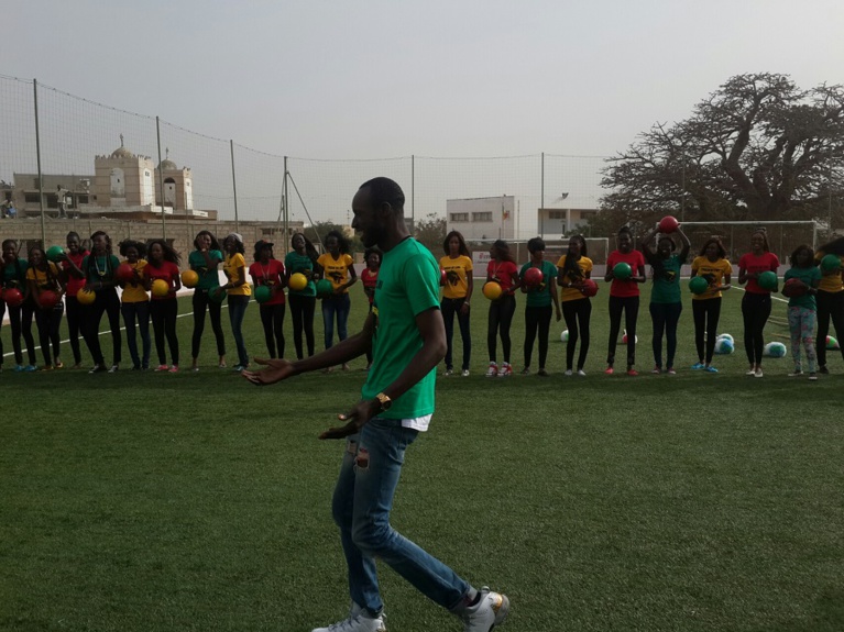 Les premiéres images du tournage de la vidéo de l'hymne de la CAN Cœur de lion chanté par les joueurs de l'équipe nationale. Regardez Les premiéres images du tournage de la vidéo de l'hymne de la CAN Cœur de lion chanté par les joueurs de l'équipe nationale. Regardez