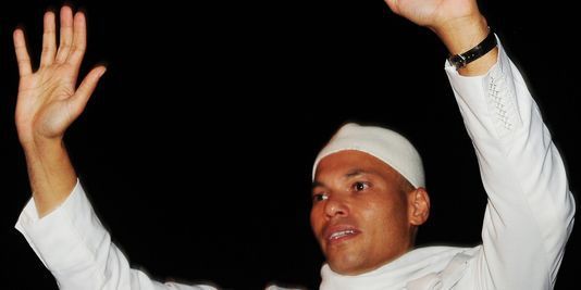 Humilié et "orphelin" de ses avocats, Karim Wade entame une grève de la faim Humilié et "orphelin" de ses avocats, Karim Wade entame une grève de la faim