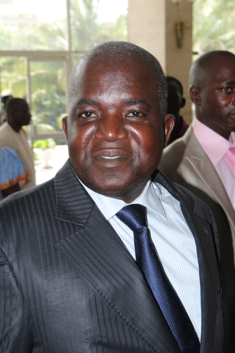 Communiqué du PDS sur la grève de la faim entamée par Karim Wade Communiqué du PDS sur la grève de la faim entamée par Karim Wade