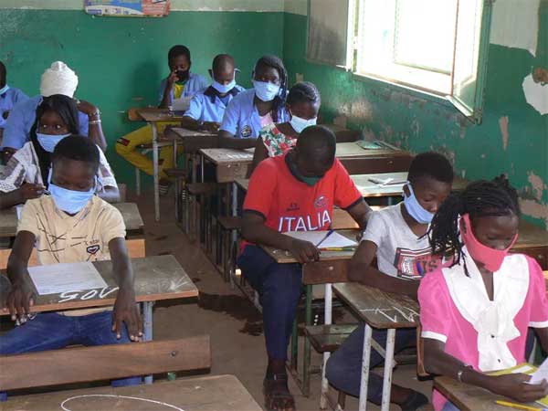 Examens : Plus de 297.000 candidats au CFEE et au concours d’entrée en 6e (DEXCO) Examens : Plus de 297.000 candidats au CFEE et au concours d’entrée en 6e (DEXCO)
