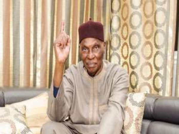 Me Abdoulaye Wade: "Je ne suis pas Charlie mais un musulman croyant pratiquant..." Me Abdoulaye Wade: "Je ne suis pas Charlie mais un musulman croyant pratiquant..."